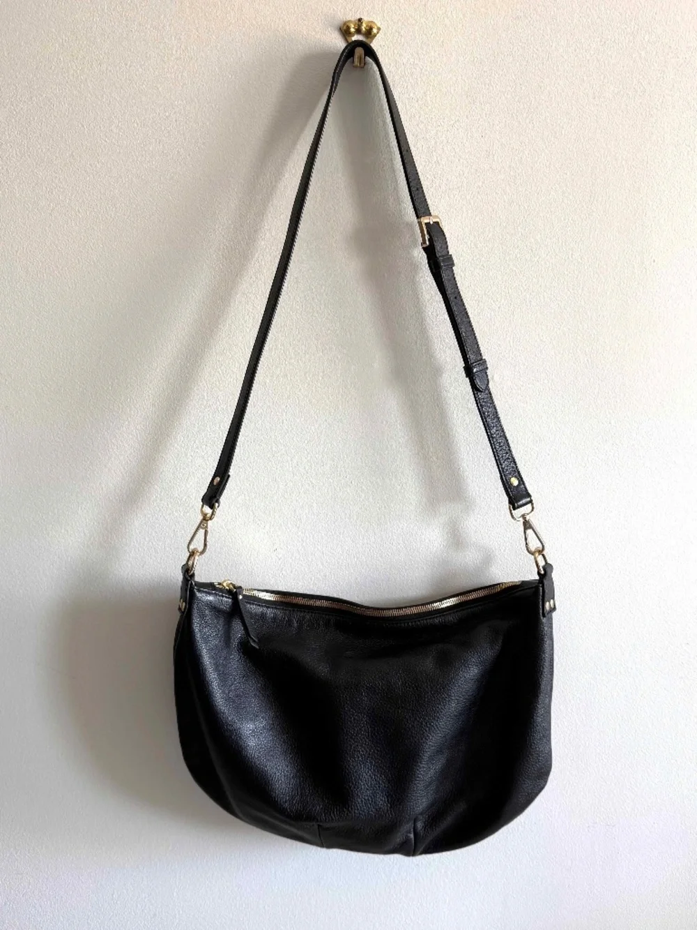 Quince Leather Crossbody Bag Black Adjustable Strap Purse